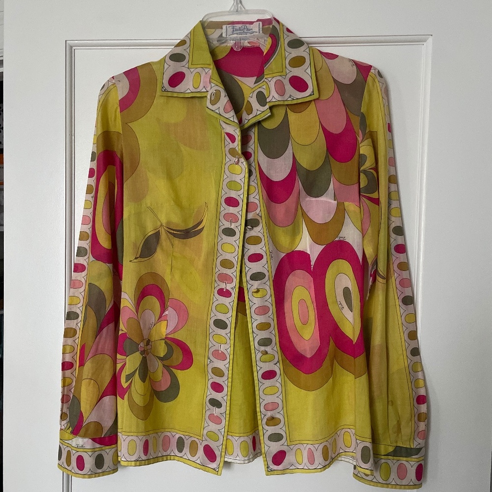 Vintage Pucci blouse in pristine condition